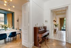 Chalets Villa - Chalet Clermont-Tonnerre avec piscine en centre-ville : photos des chambres