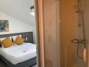 Hotels Logis Hotel Restaurant Vuillot : photos des chambres