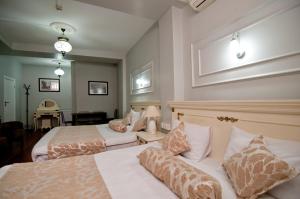 Economy Family Room - Basement Floor room in Safran Suites