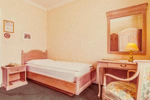 Single Room with Balcony room in Hotel Amadeus