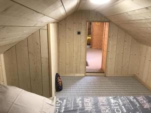 Maisons de vacances Gite Saint-Mars-d'Egrenne, 5 pieces, 6 personnes - FR-1-497-1 : photos des chambres