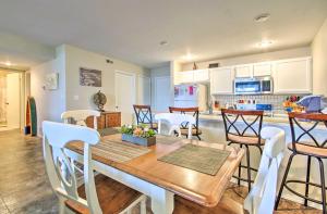 Pool Days and Water Fun Await Lake Ozark Escape!