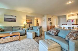 Pool Days and Water Fun Await Lake Ozark Escape!