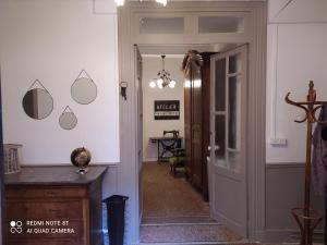 Le 9 de Cour, Chambre Caouette