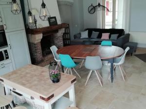 Maisons de vacances Gite Mont-pres-Chambord, 4 pieces, 6 personnes - FR-1-491-279 : photos des chambres