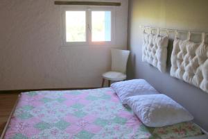 Maisons de vacances Maison de 3 chambres avec jardin clos a Lacrouzette : photos des chambres