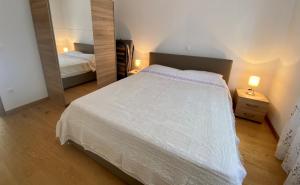 Apartment MIRNA