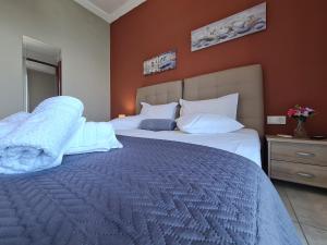 Kikis Seaview House