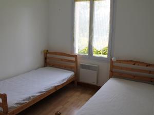 Maisons de vacances Maison avec Jardin proche Thermes comprenant Lave-linge et Lave-vaisselle - FR-1-541-47 : photos des chambres