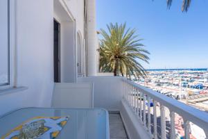 Comfortable Yacht Club Apartment