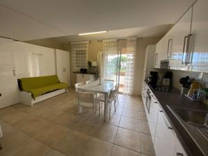 Bel appartement proche plage, climatisé, parking sécurisé - FR-1-226-427