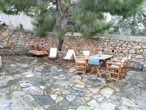 Pine Trees and Sea View Houses in Hydra - Daphne, Chloe, Myrto, Eleni