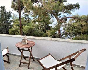 Pine Trees and Sea View Houses in Hydra - Daphne, Chloe, Myrto, Eleni