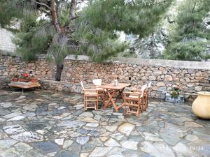 Pine Trees and Sea View Houses in Hydra - Daphne, Chloe, Myrto, Eleni