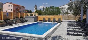 Apartment olive tree garden&poll view 4 plus 2, 130 m2 with tiki bar