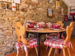 Gîte Accessible avec Jardin Fleuri près de Pornic, Éco-rénové et Équipé (Vélos, WiFi, Cheminée) - FR-1-306-957