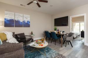 Lovely 4BR Haven King Beds Steps 2 Beach Parking Apartment I