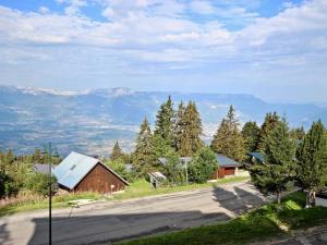 Appartements Appartement Chamrousse, 2 pieces, 6 personnes - FR-1-549-5 : photos des chambres