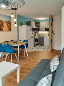 Appartements Joli 2 pieces sur le port avec piscine, terrasse, parking : photos des chambres