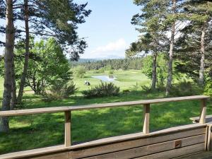 Luxe et détente : Lodge avec SPA privatif et accès piscine, golf, et aire de jeux. - FR-1-582-39