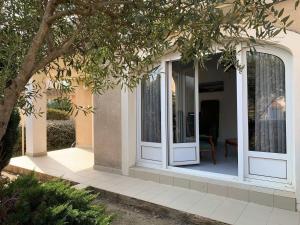 Appartements Appartement cosy a 50 m de la plage a Bouzigues avec terrasse et parking prive. - FR-1-604-13 : photos des chambres