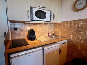 Studio cabine 21m² avec parking privé, 10ème étage Charmousse - FR-1-340-233