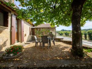 Maisons de vacances Gite Cubjac-Auvezere-Val d'Ans, 2 pieces, 2 personnes - FR-1-616-91 : photos des chambres