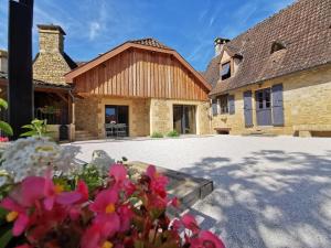 Maisons de vacances Gite Coly-Saint-Amand, 5 pieces, 8 personnes - FR-1-616-85 : photos des chambres