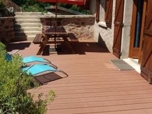 Charmant meublé au calme, proche cascades, randos, chevaux, parking et terrasse privée, WiFi gratuit - FR-1-589-365