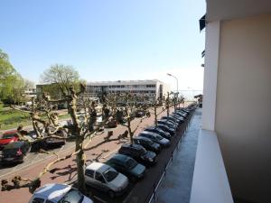 Studio Centre-Ville Royan : Plages et Commerces à Pied, Balcon, Parking Gratuit - FR-1-550-7