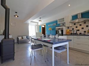 Maisons de vacances Gite Rives-d'Andaine, 3 pieces, 4 personnes - FR-1-497-145 : photos des chambres