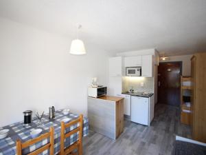 Appartements Studio Chamrousse, 1 piece, 4 personnes - FR-1-340-235 : photos des chambres