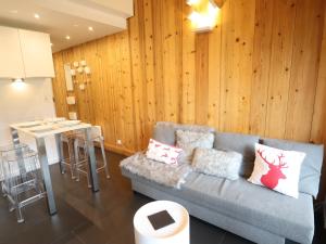 Appartement rénové aux Gets, proche centre et télécabines, 1 chambre + mezzanine, parking inclus - FR-1-623-54