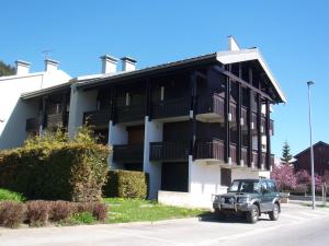 Appartement Central avec Jardin Privatif aux Gets, Proche Commerces et Pistes - FR-1-623-236