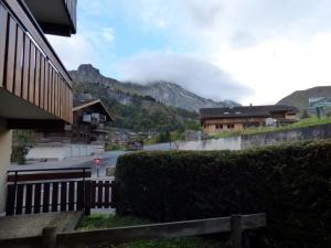 Appartement skis aux pieds, cosy 2 pièces, terrasse SudEst, 1er étage, idéal pour 4 personnes - FR-1-458-131