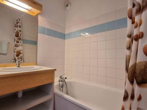 Appartement 4 pièces, 8 pers, proche pistes, parking, casier à ski - FR-1-525-179