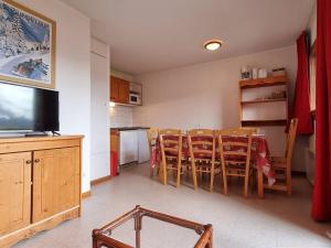 Appartement 4 pièces, 8 pers, proche pistes, parking, casier à ski - FR-1-525-179