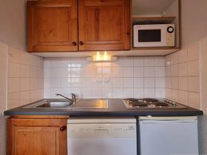 Appartement 4 pièces, 8 pers, proche pistes, parking, casier à ski - FR-1-525-179