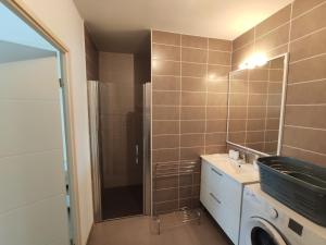 Appartements Appartement Moderne Centre-Ville Biscarrosse - Plage a Proximite - 4 Pers - WiFi et Parking Inclus - FR-1-319-443 : photos des chambres