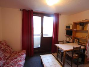 Appartements Studio Chamrousse, 1 piece, 4 personnes - FR-1-340-245 : photos des chambres