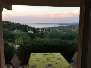 Studio familial avec terrasse, piscine, tennis et parking aux Issambres - FR-1-226-473