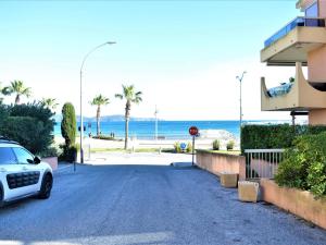 Appartements Appartement Climatise 2 Pieces avec Balcon et Garage Privatif a Cavalaire-sur-Mer - FR-1-226B-101 : photos des chambres