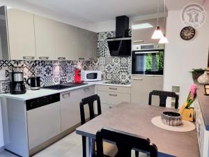 Gîte tout inclus avec jardin clos, terrasse privative, proche forêt et randonnées, 1 chambre, 1 canapé-lit - FR-1-510-168