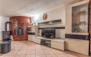 Awesome Apartment In Liznjan With Wifi