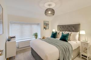 Spacious 6-Bed Home, Near The Norfolk Broads