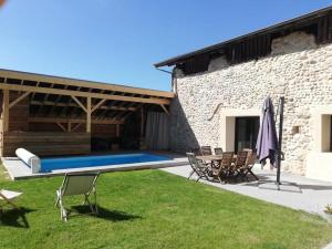 Maisons de vacances La grange au pied du Vercors Piscine et SPA privatifs : photos des chambres