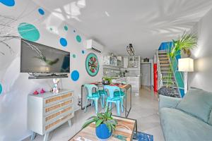 T3 de 45 m2 avec terrasse - Entièrement climatisé - 2 chambres - 400m de la plage - résidence avec piscine