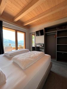 Deluxe Double or Twin Room with Balcony