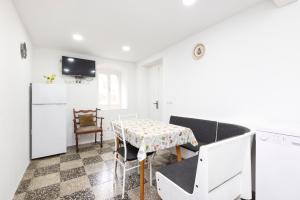 Apartments Ivna