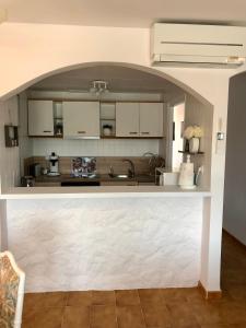 Appartement 80 m2,Port Rhodes D-2 chambres, terrasse panoramique, vue sur le canal principal d’Empuriabrava